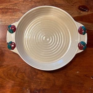 Apple pottery pie dish
